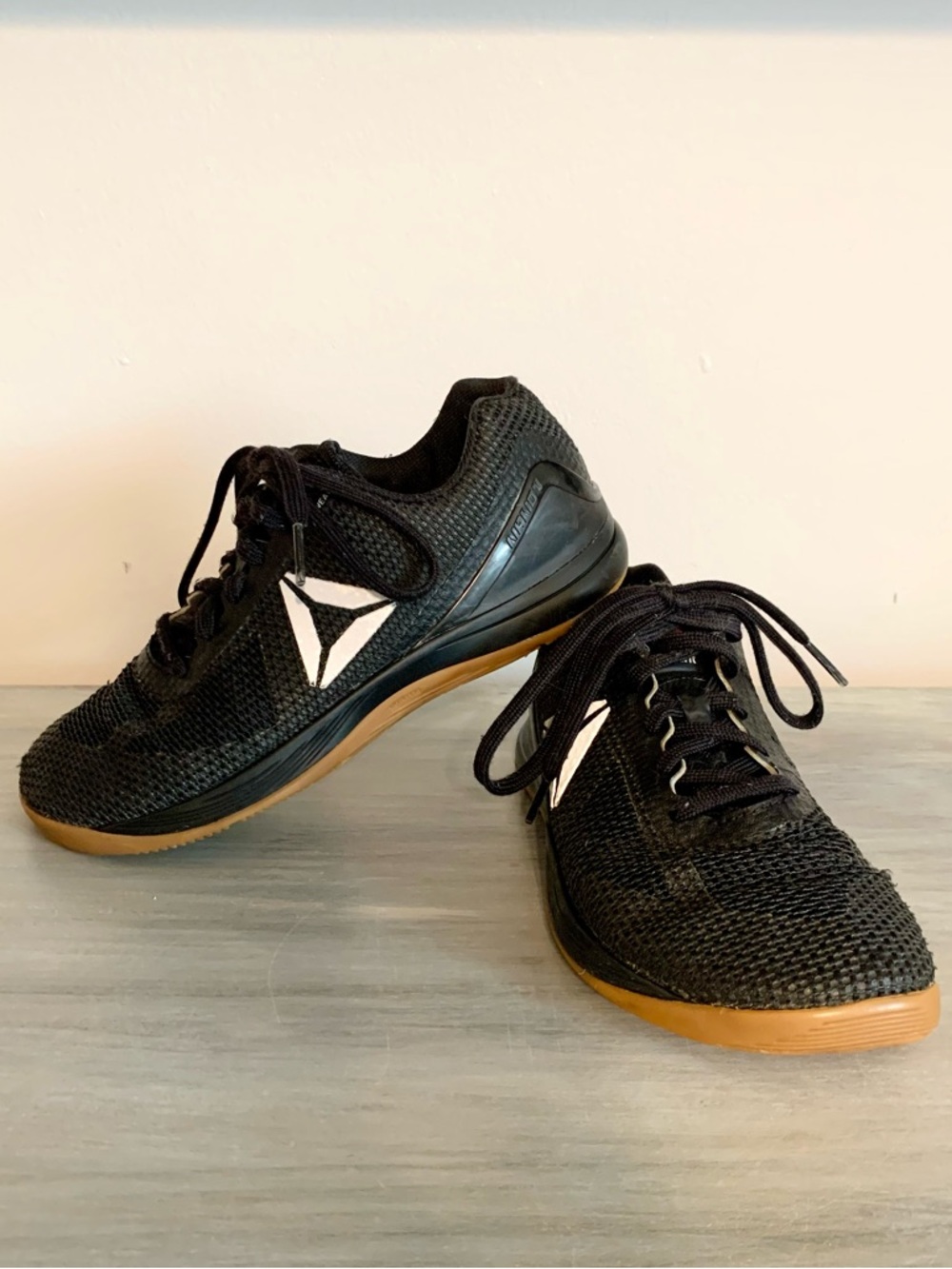 Reebok sneakers crossFit trainers Black women’s athletic shoes cross fit 6.5 new